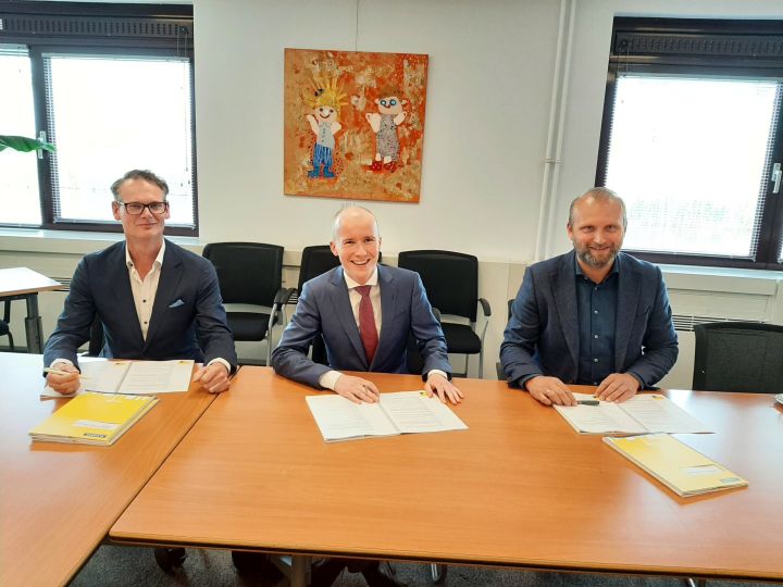 Bouwteamovereenkomst KC de Poel in Langeraar getekend