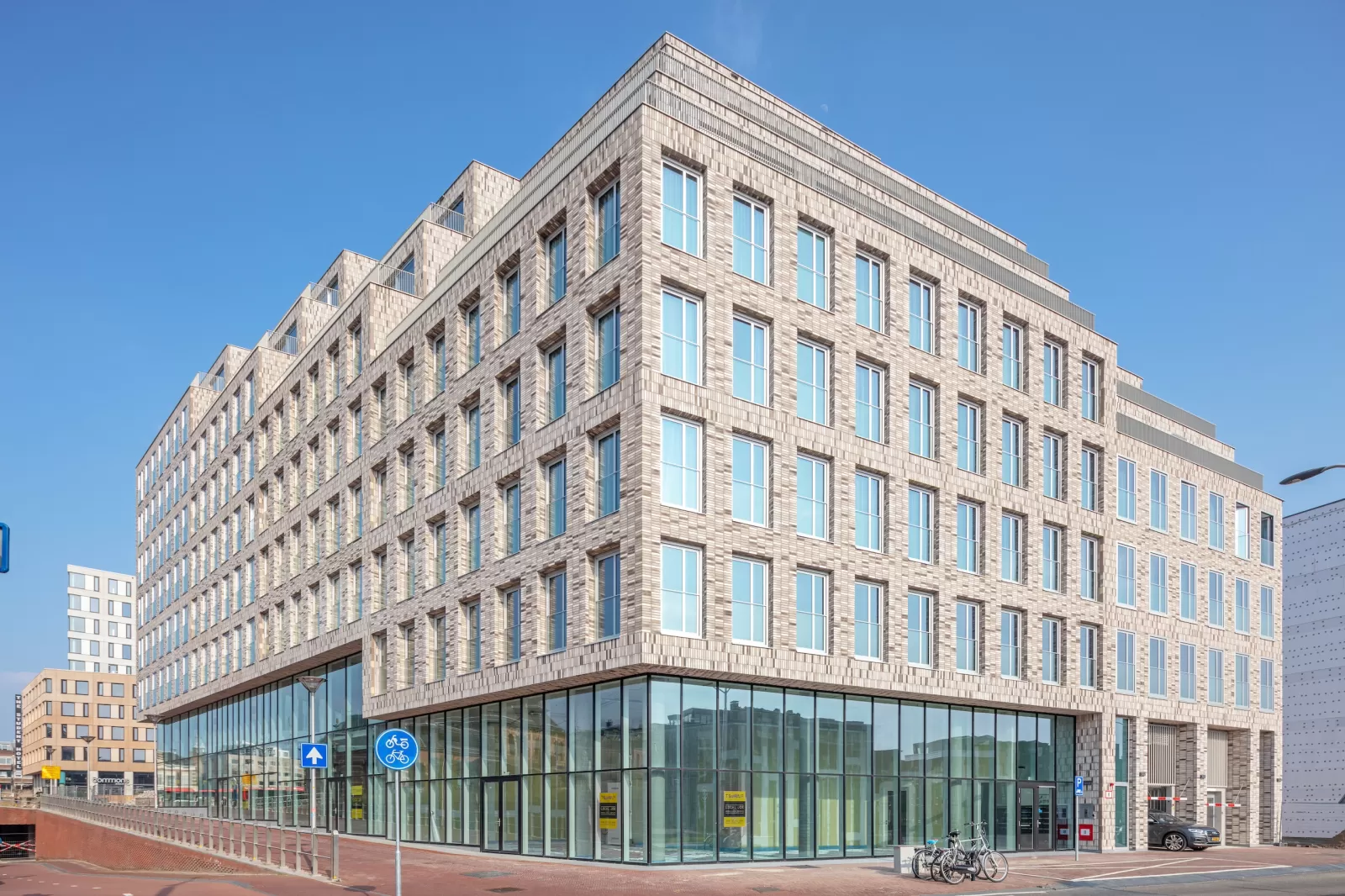 844 - oplevering