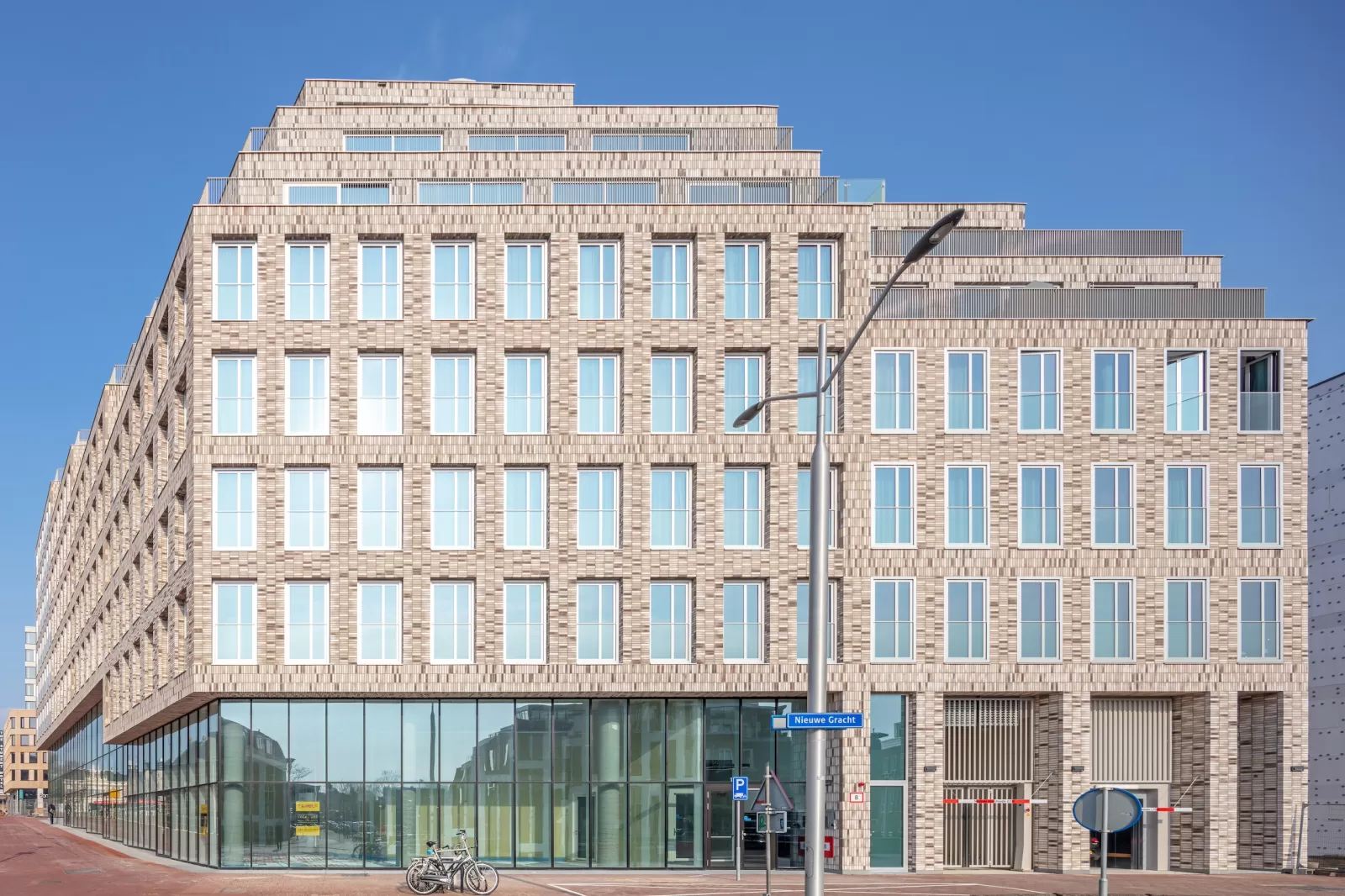 844 - oplevering
