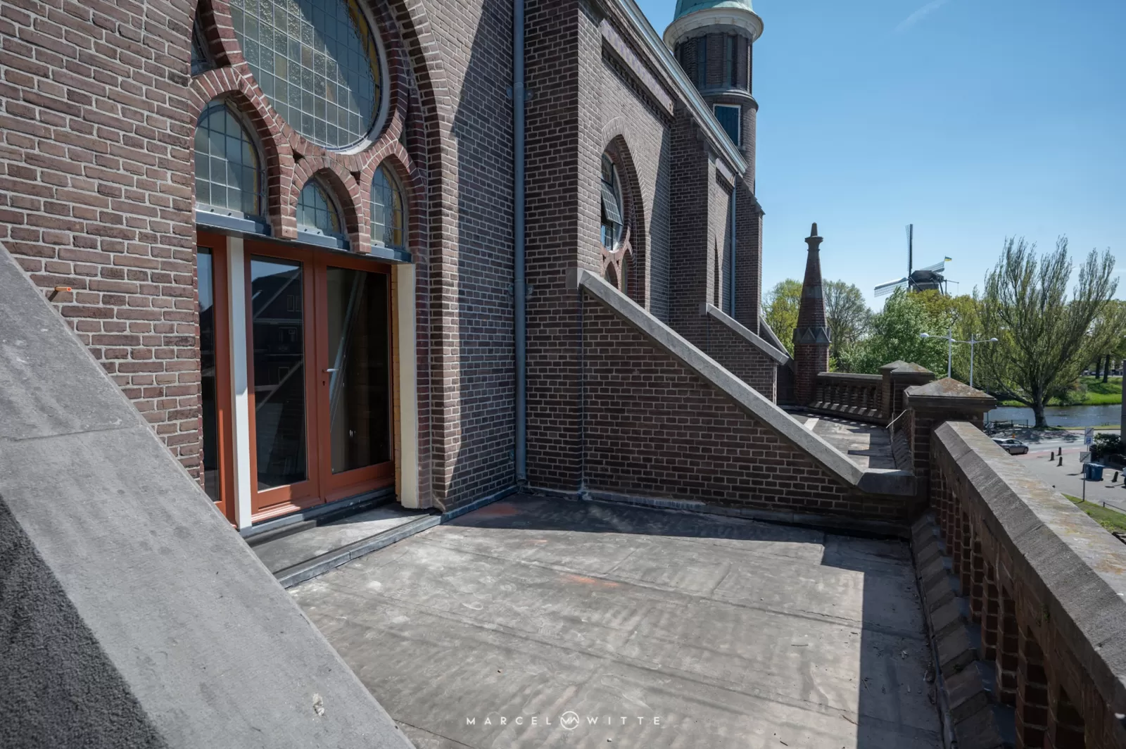 877 - oplevering